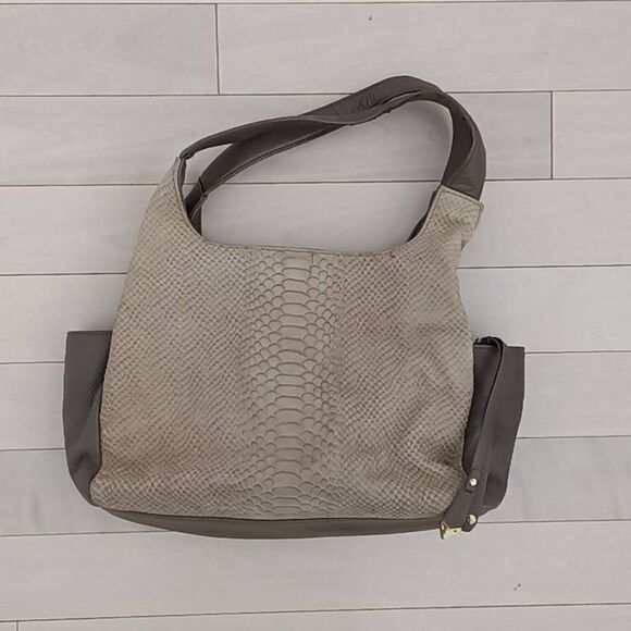 Perlina New York Womens Snake Pattern Embossed Leather Shoulder Bag Gray & Cream - Picture 1 of 7